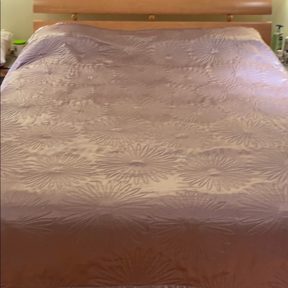 Bed cover with two pillowcases - Picture 2 of 4